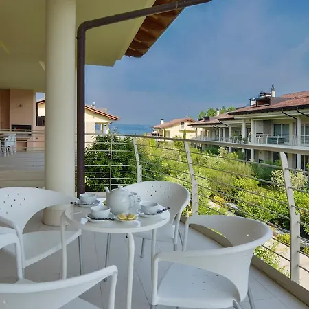 Apartment Halldis *