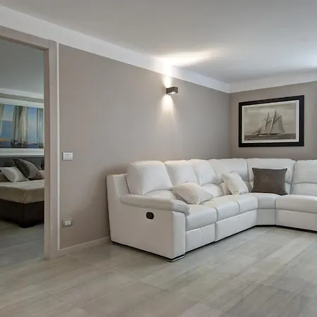 Halldis Apartment Sirmione
