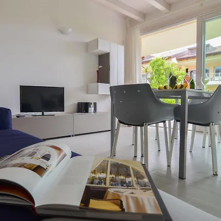 Halldis Apartament *